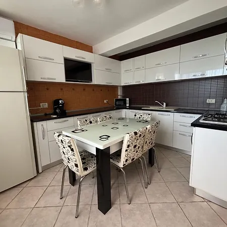 Mamaia Lake Residence Apartment