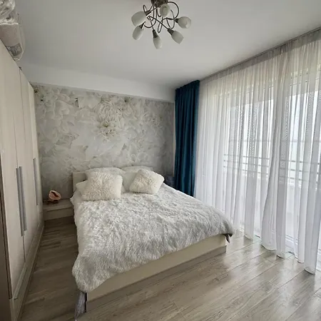 Mamaia Lake Residence