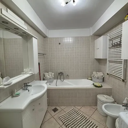 Mamaia Lake Residence Apartment *
