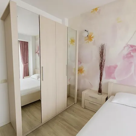 Mamaia Lake Residence Mamaia